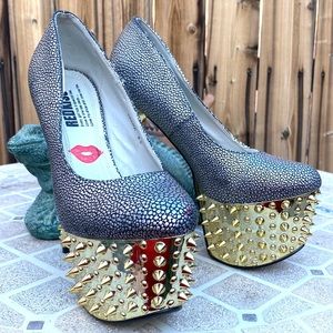 Red KISS 💋 dragon skin Platforms size 8.5